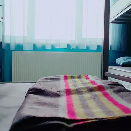 Eroz Old Хостел